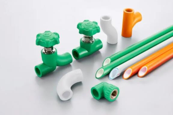 水管日豐好還是保利好？2點對比不分伯仲，不妨用它做選擇！